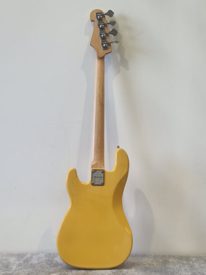 Chord 4 String Bass Guitar – Classic P Bass Design, Reliable Hardware- Excellent