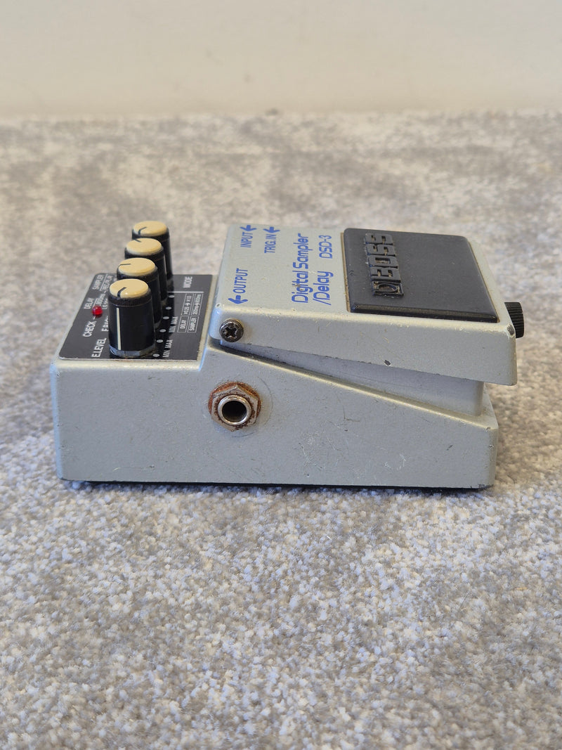 BOSS DSD-3 Digital Sampler/Delay Pedal – Guitar Effects Pedal – Good Condition - Image 4