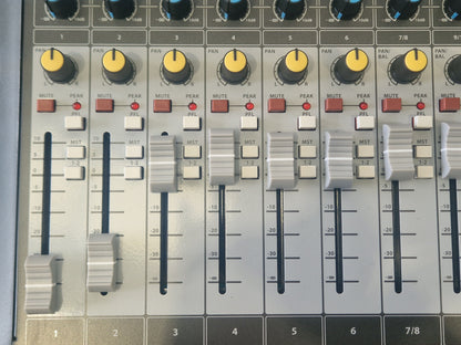 Soundcraft Signature MT12 Analog Mixer w/ Gator Gig Bag – 12 Channels, Built-In FX - Mint
