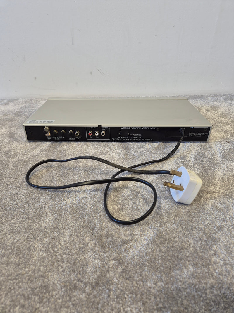 Technics ST-Z55L Quartz Synthesizer FM/MW/LW Stereo Tuner - Vintage Precision Tuning - Very Good w/ Original Box - Image 8