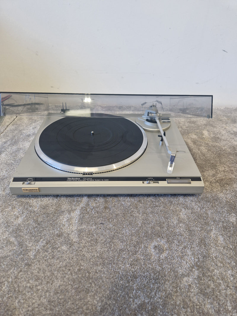 Technics SL-Q300 Quartz Turntable - Direct Drive Deck - Fair - Image 1