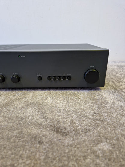 NAD 302 Stereo Integrated Amplifier – 25W Per Channel, Phono Stage, Tone Defeat – Very Good