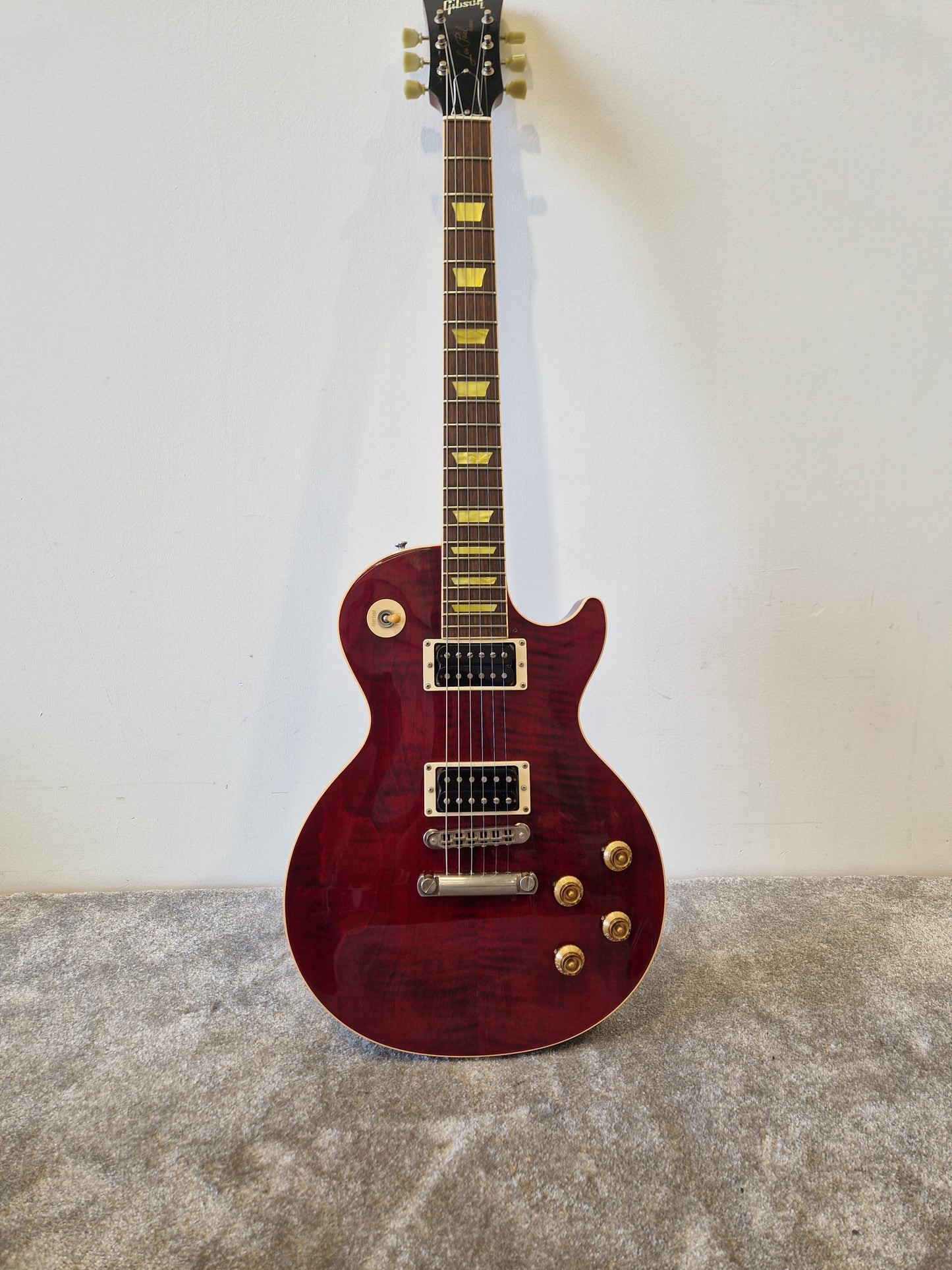 Gibson Les Paul Classic Plus 2005 – Translucent Red Finish, 60s Slim Neck - Very good w/ Hard Case