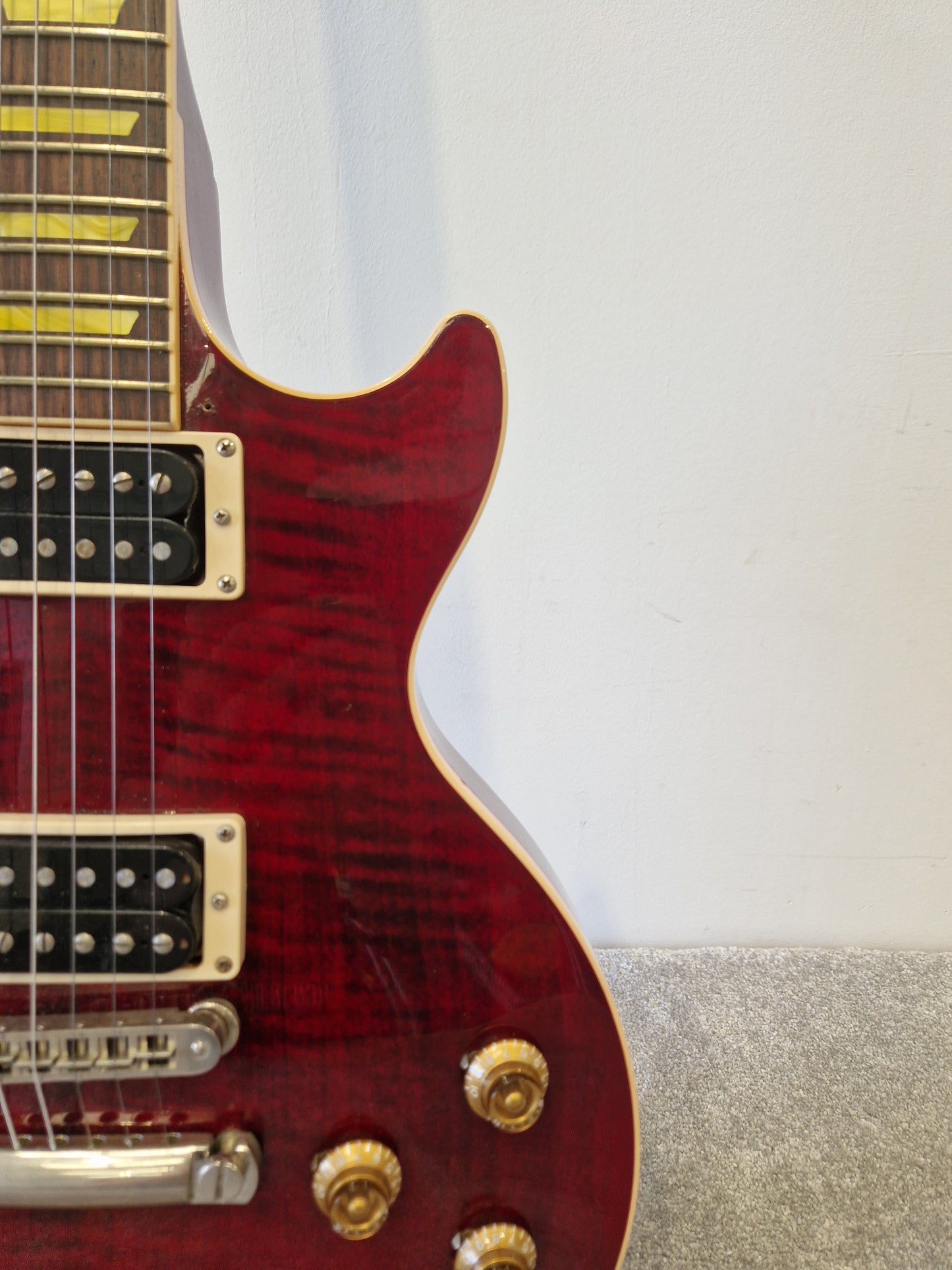 Gibson Les Paul Classic Plus 2005 – Translucent Red Finish, 60s Slim Neck - Very good w/ Hard Case
