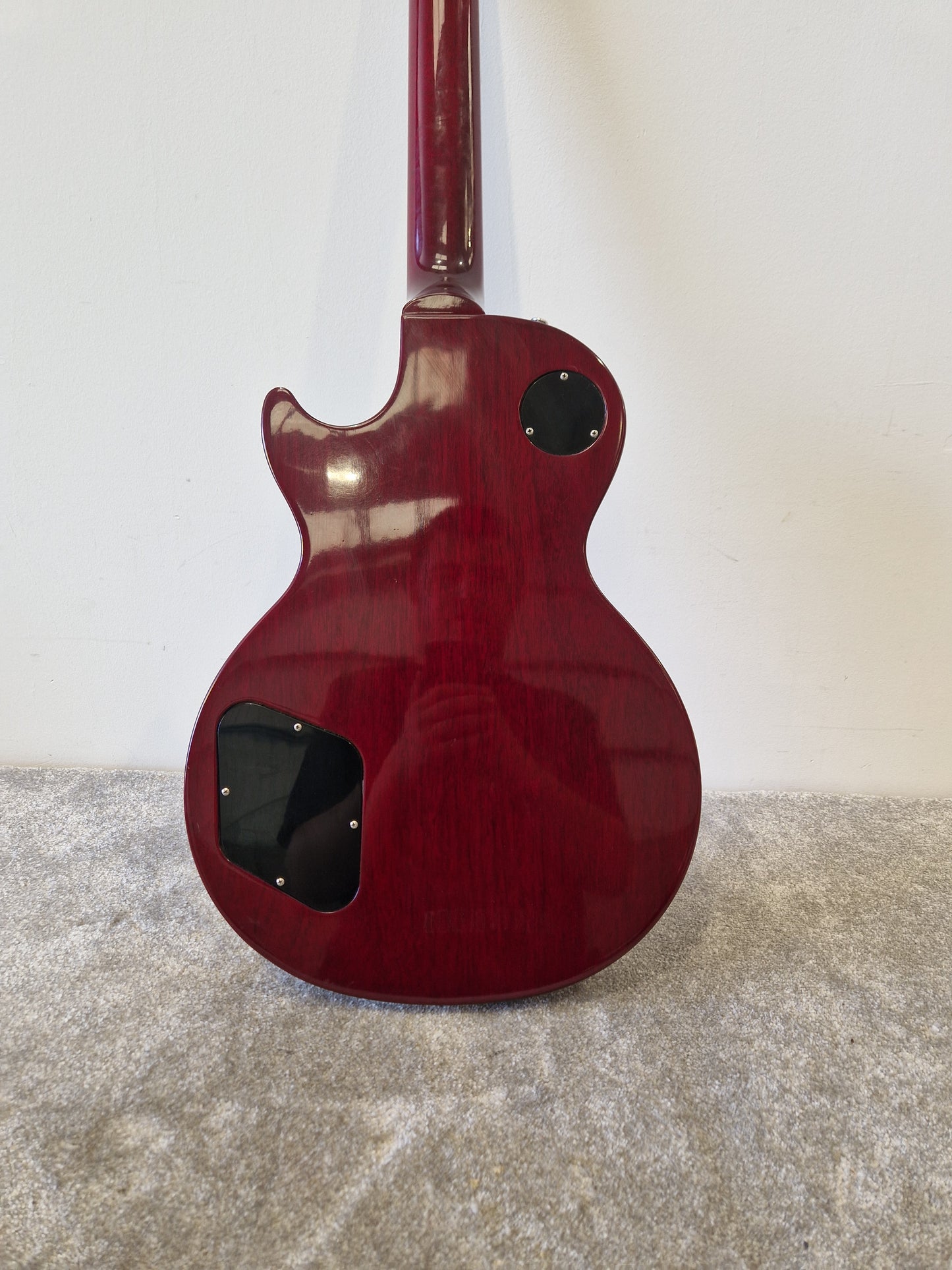 Gibson Les Paul Classic Plus 2005 – Translucent Red Finish, 60s Slim Neck - Very good w/ Hard Case