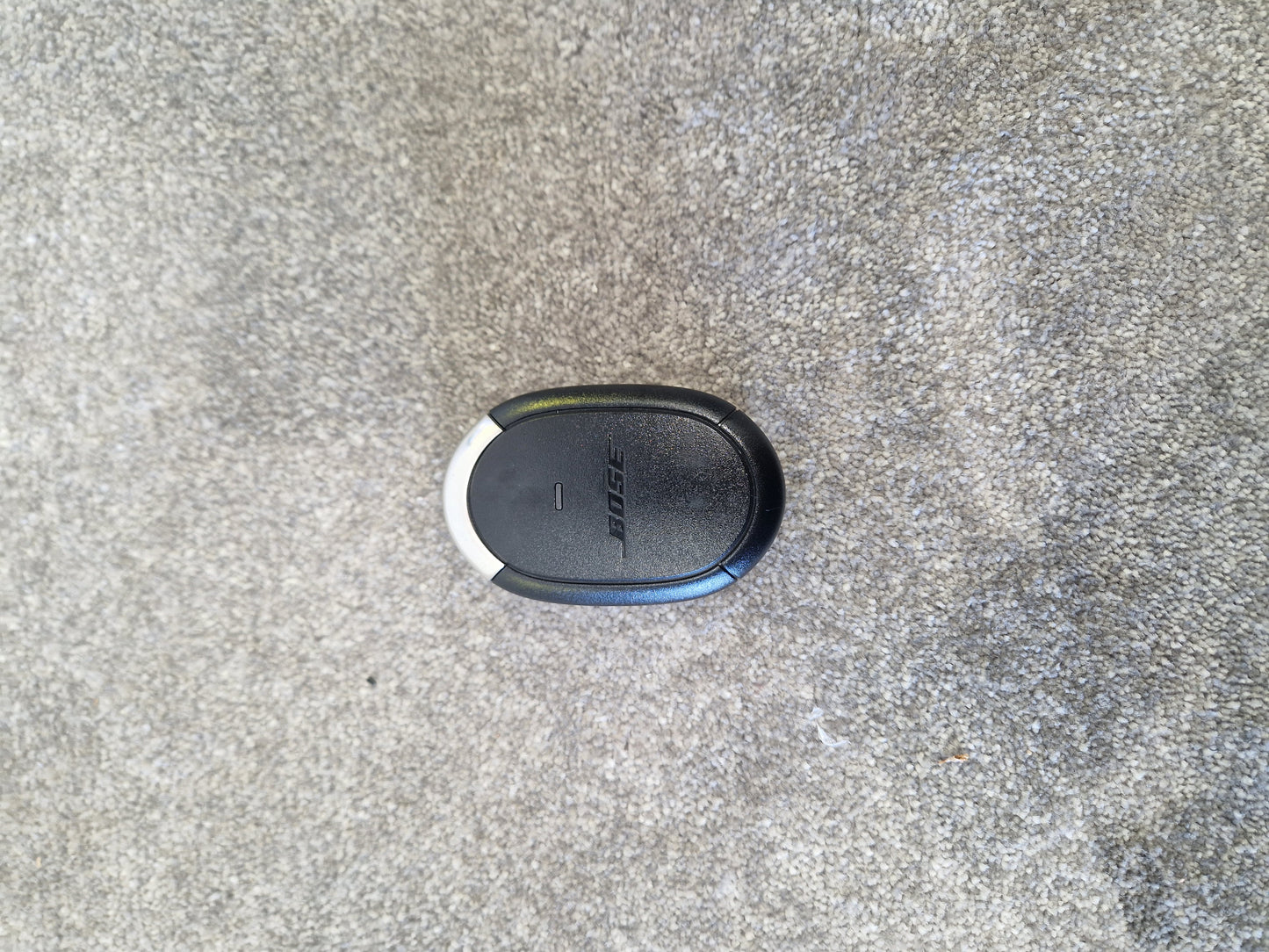 Bose QuietComfort 3 On-Ear Noise Cancelling Headphones - Very Good w/ Soft Case and Original Box