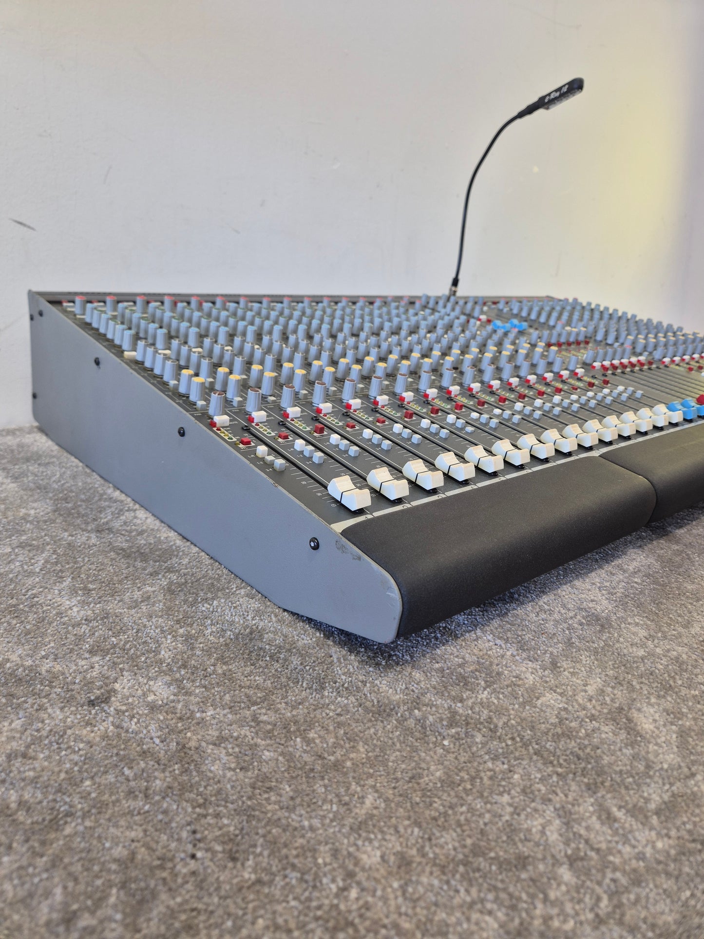 Allen & Heath GL2200 24-channel Mixing Console - 24 Channels, High-Quality Sound - Excellent w/ Lamp