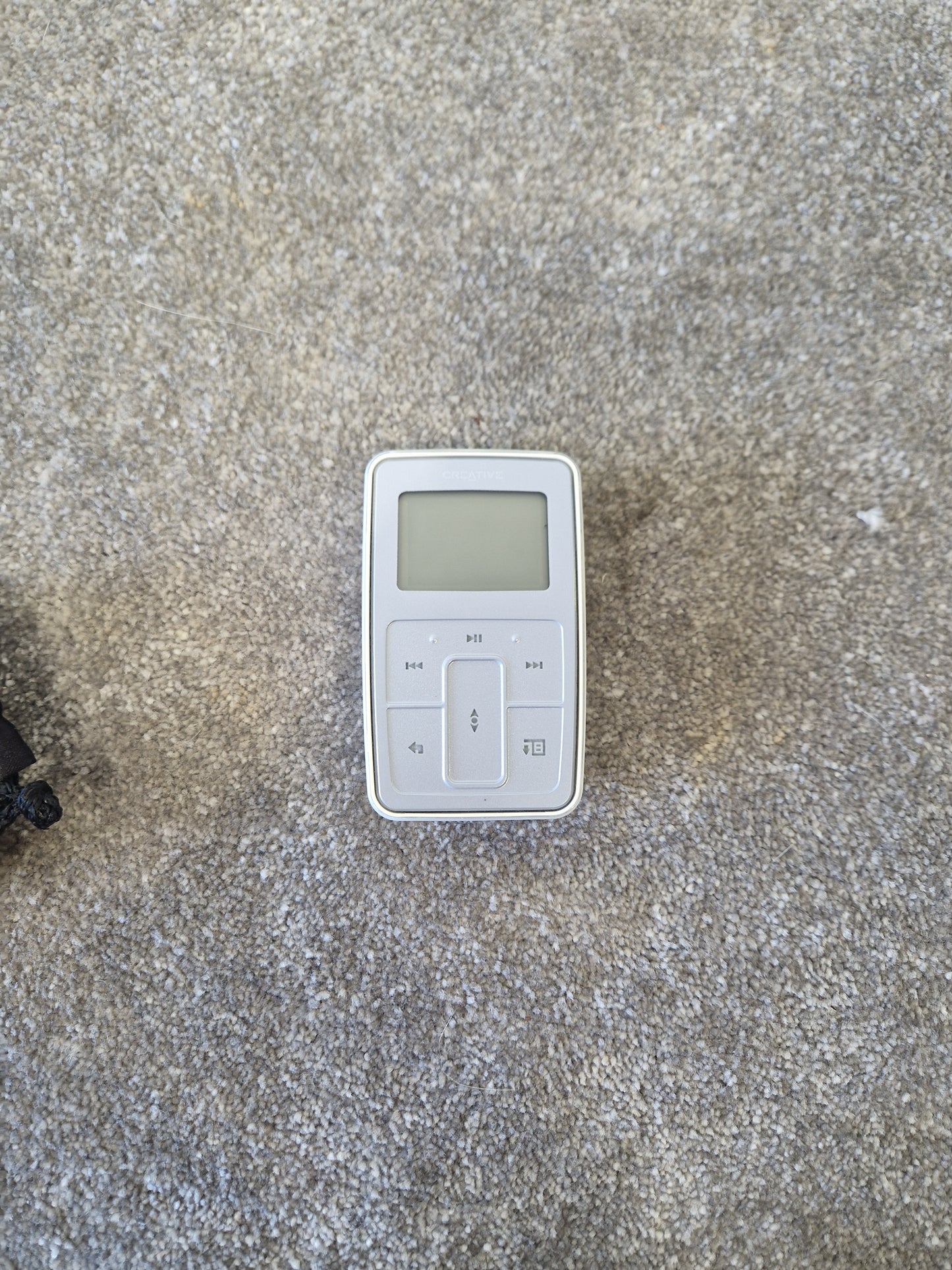 Creative ZEN Micro 5GB MP3 Player – FM Radio, Voice Recorder, Touchpad Navigation – Very Good