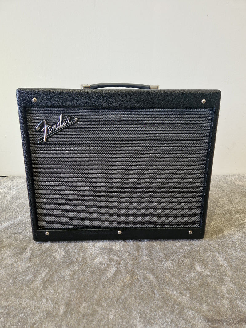 Fender Mustang GTX100 w/ GTX-7 Footswitch – 100W Modelling Combo Amp, 12