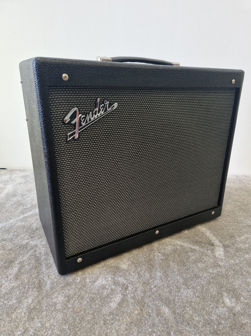 Fender Mustang GTX100 w/ GTX-7 Footswitch – 100W Modelling Combo Amp, 12