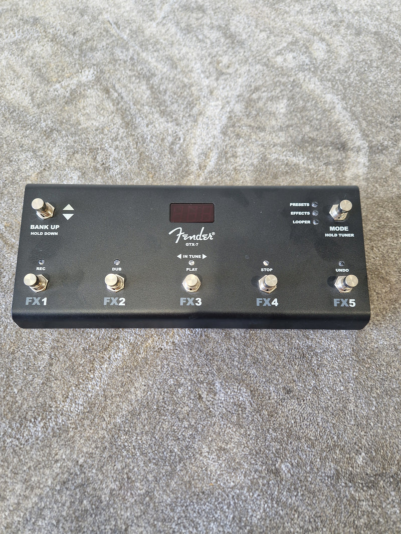 Fender Mustang GTX100 w/ GTX-7 Footswitch – 100W Modelling Combo Amp, 12