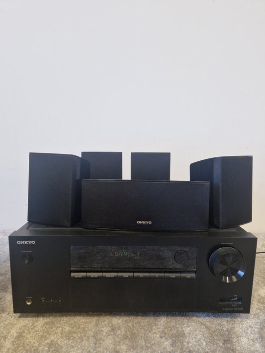 Onkyo HT-R395 - 5.1 Channel Home Cinema System Subwoofer and 4 Speakers - Excellent
