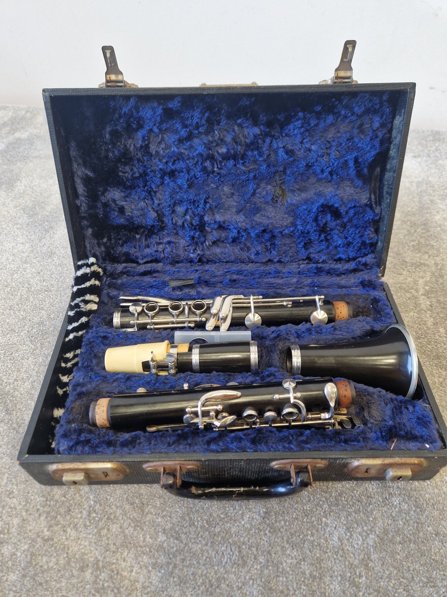 F. Buisson Model 90 Clarinet – Wooden Body & Vintage Styling – Good