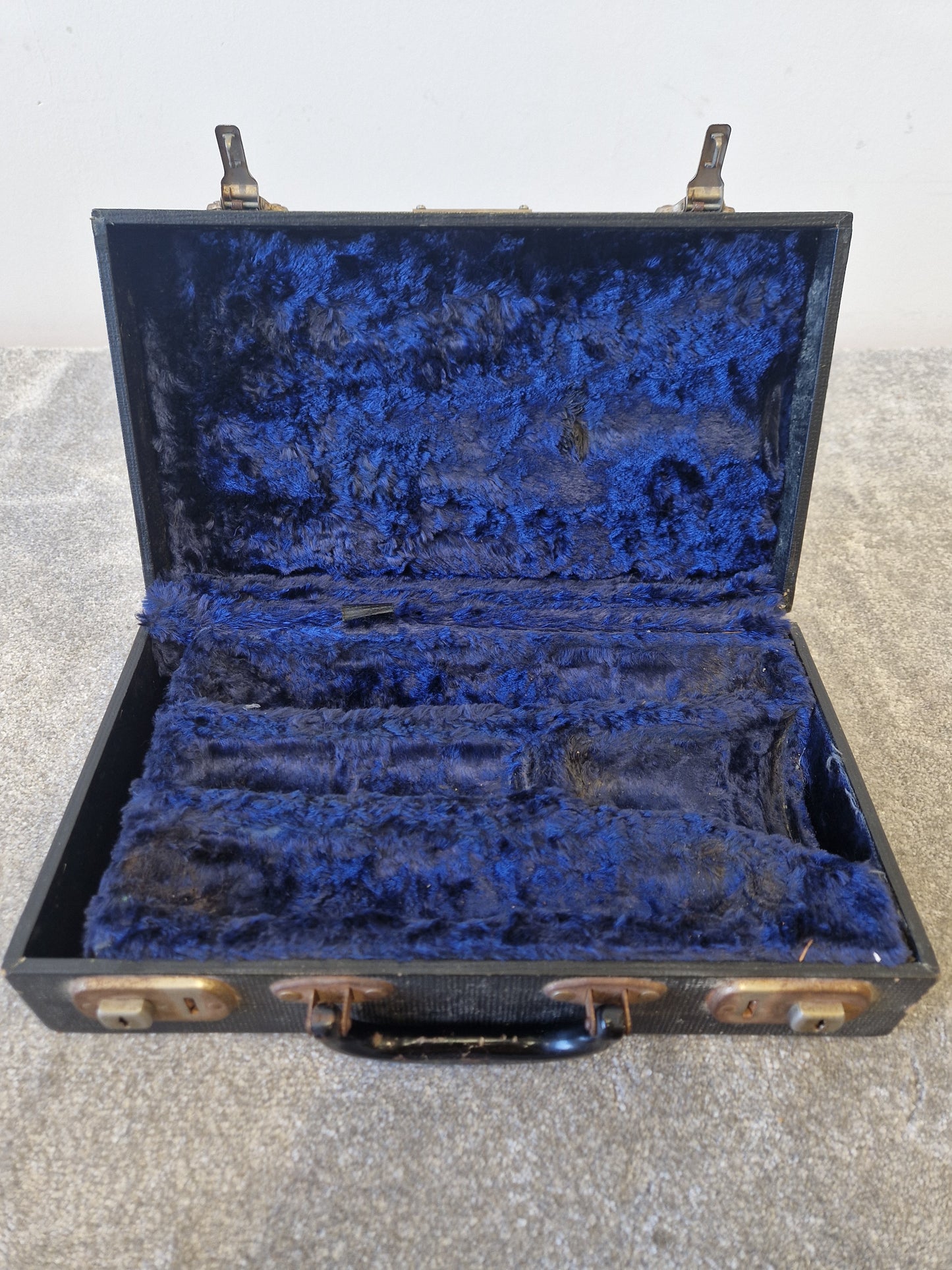 F. Buisson Model 90 Clarinet – Wooden Body & Vintage Styling – Good