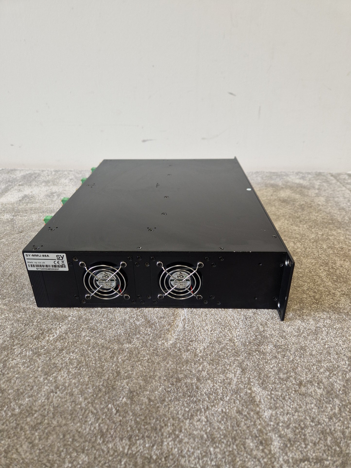 SY MM-88A Modular Matrix Switcher – 8x8 Multi-Format AV Routing - Good