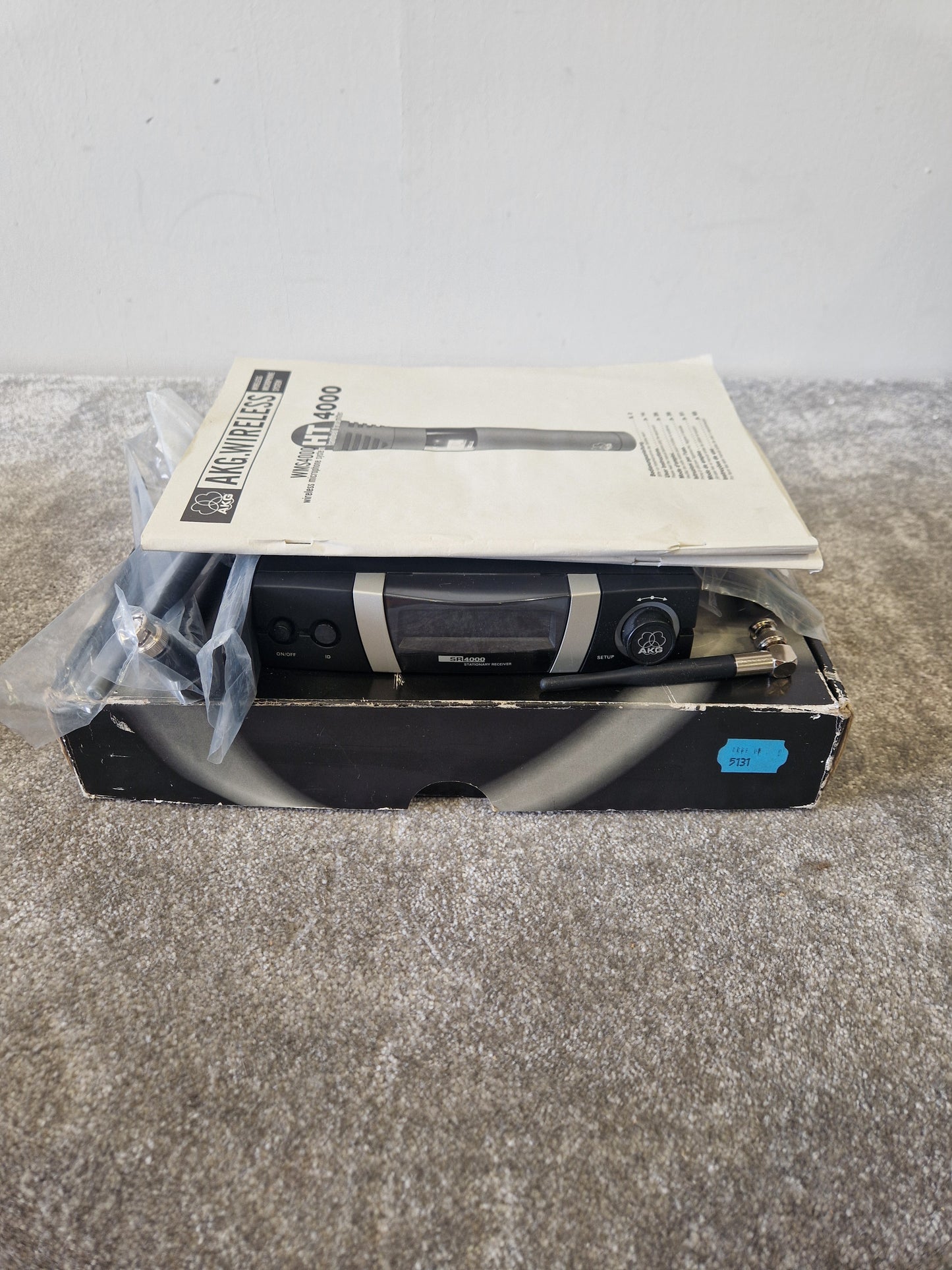 AKG SR 4000 Wireless Receiver – WMS 400 Series UHF Diversity System 835-865MHz - Very Good w/ original box