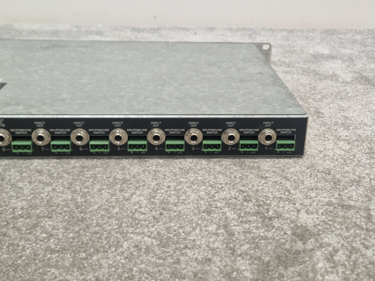 SHURE SCM810E Automatic Microphone Mixer  – 8 Channel Mixing & Noise Reduction – Good