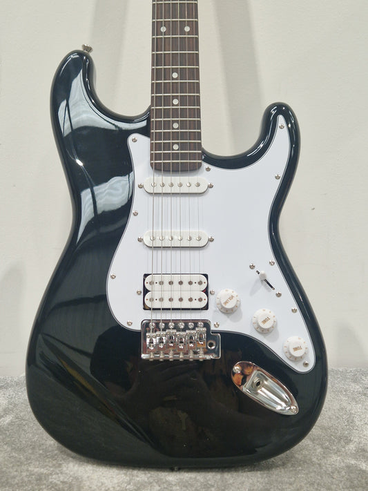 Aria Pro II STG-004 Electric Guitar – SSH Pickup Layout & Maple Neck – Mint