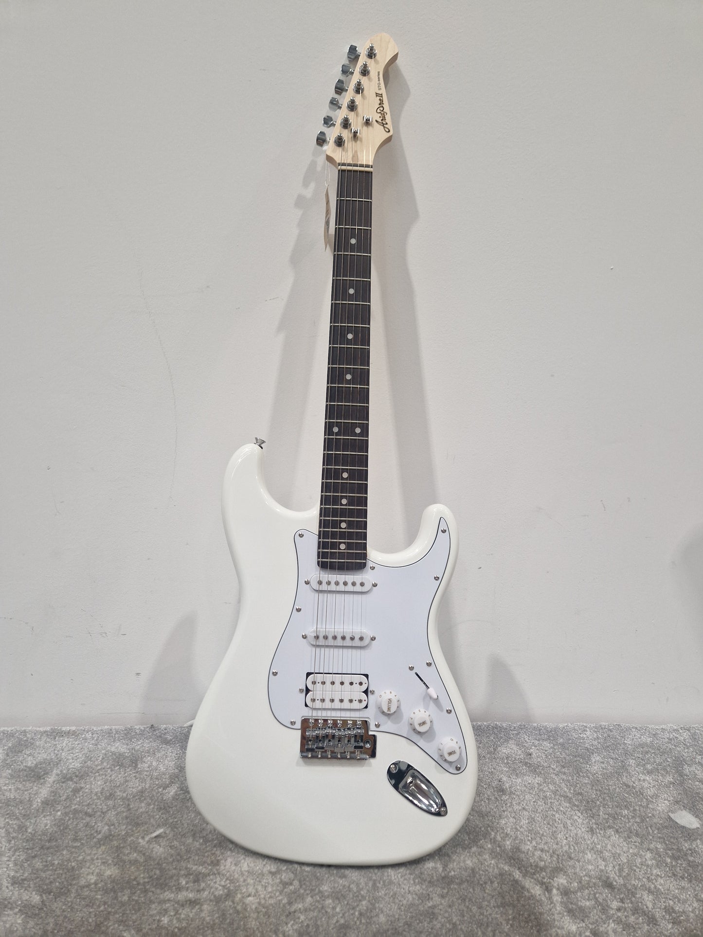 Aria Pro II STG-004 Electric Guitar – SSH Pickup Layout & Maple Neck – Mint