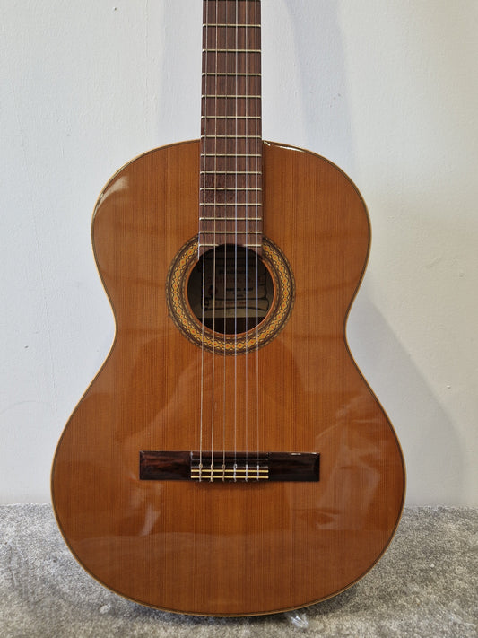 Alhambra 3C Classical Guitar – Solid Cedar Top & Mahogany Back – Excellent