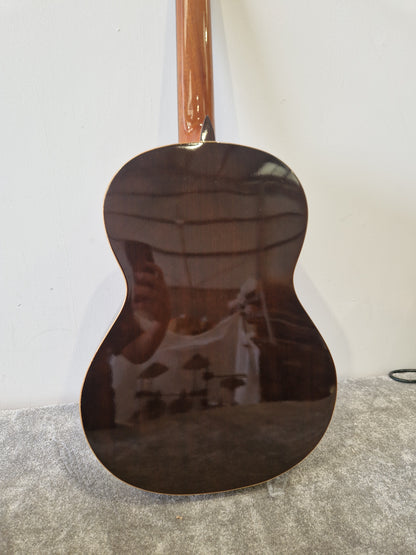 Alhambra 3C Classical Guitar – Solid Cedar Top & Mahogany Back – Excellent