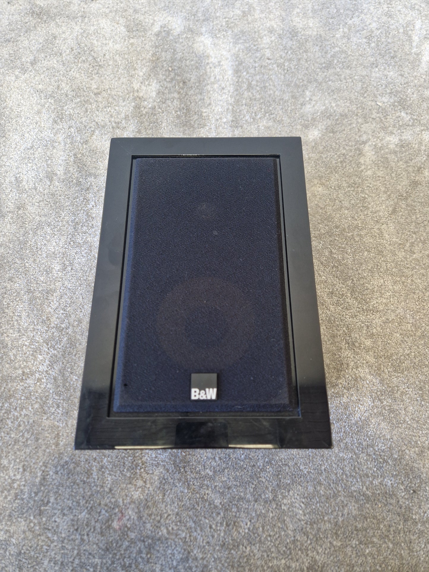 Bowers & Wilkins FPM2 On-Wall Speakers (Pair) – Kevlar Driver & Compact Design – Very Good