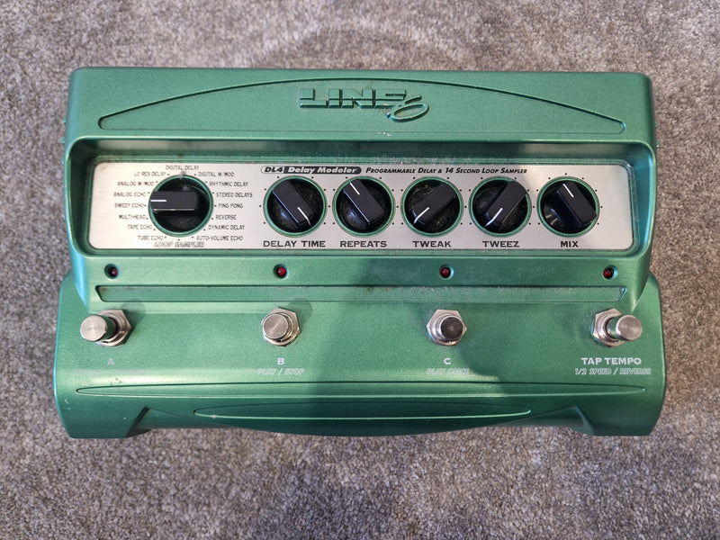 Line 6 DL4 Delay Modeler – 16 Delay Modes & Looper – Very Good - Image 1