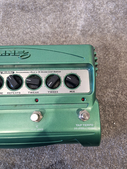 Line 6 DL4 Delay Modeler – 16 Delay Modes & Looper – Very Good