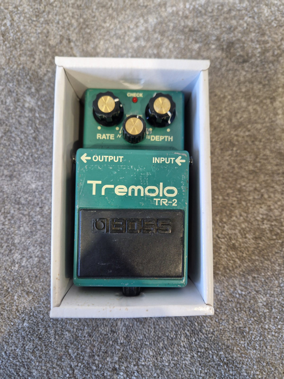 Boss TR-2 Tremolo Pedal – Smooth Wave Control & Classic Modulation – Very Good w/ Box