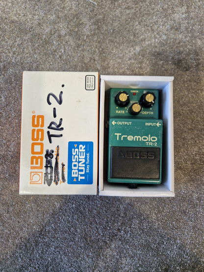 Boss TR-2 Tremolo Pedal – Smooth Wave Control & Classic Modulation – Very Good w/ Box