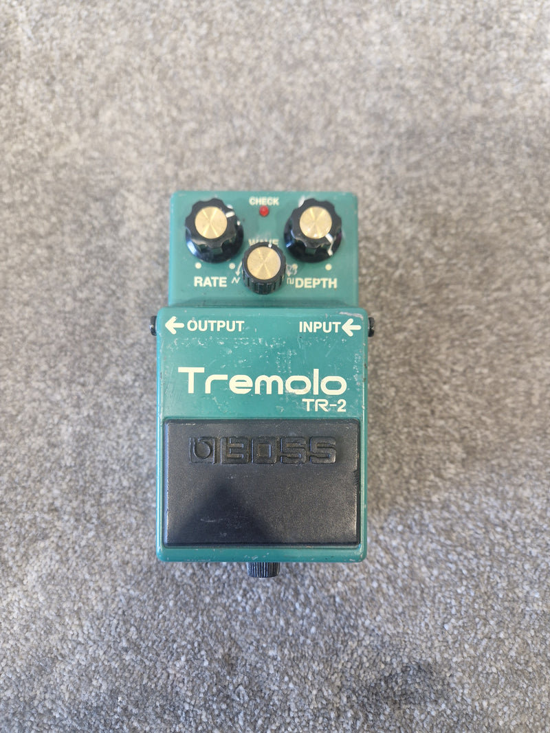 Boss TR-2 Tremolo Pedal – Smooth Wave Control & Classic Modulation – Very Good w/ Box - Image 4