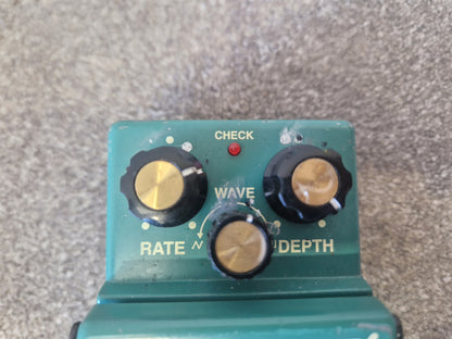 Boss TR-2 Tremolo Pedal – Smooth Wave Control & Classic Modulation – Very Good w/ Box