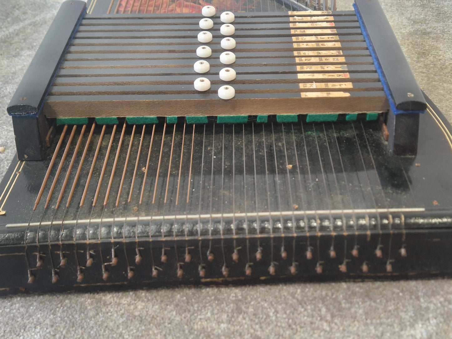 Vintage Rosetti 32-String Autoharp – Classic Build, Rich Resonance – Good