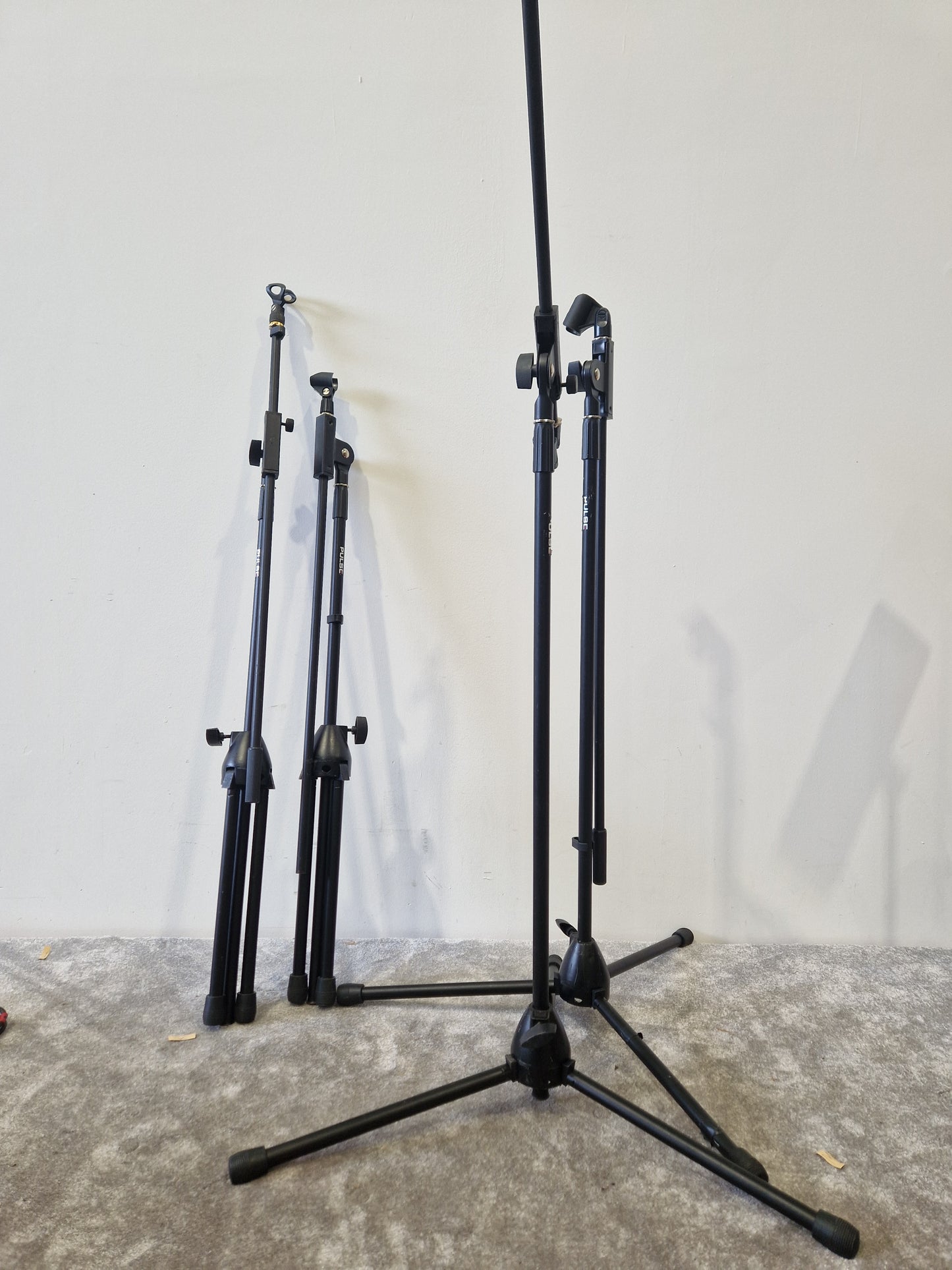 Pulse Microphone stands Set of 4 – Very Good - w/ Gig Bag
