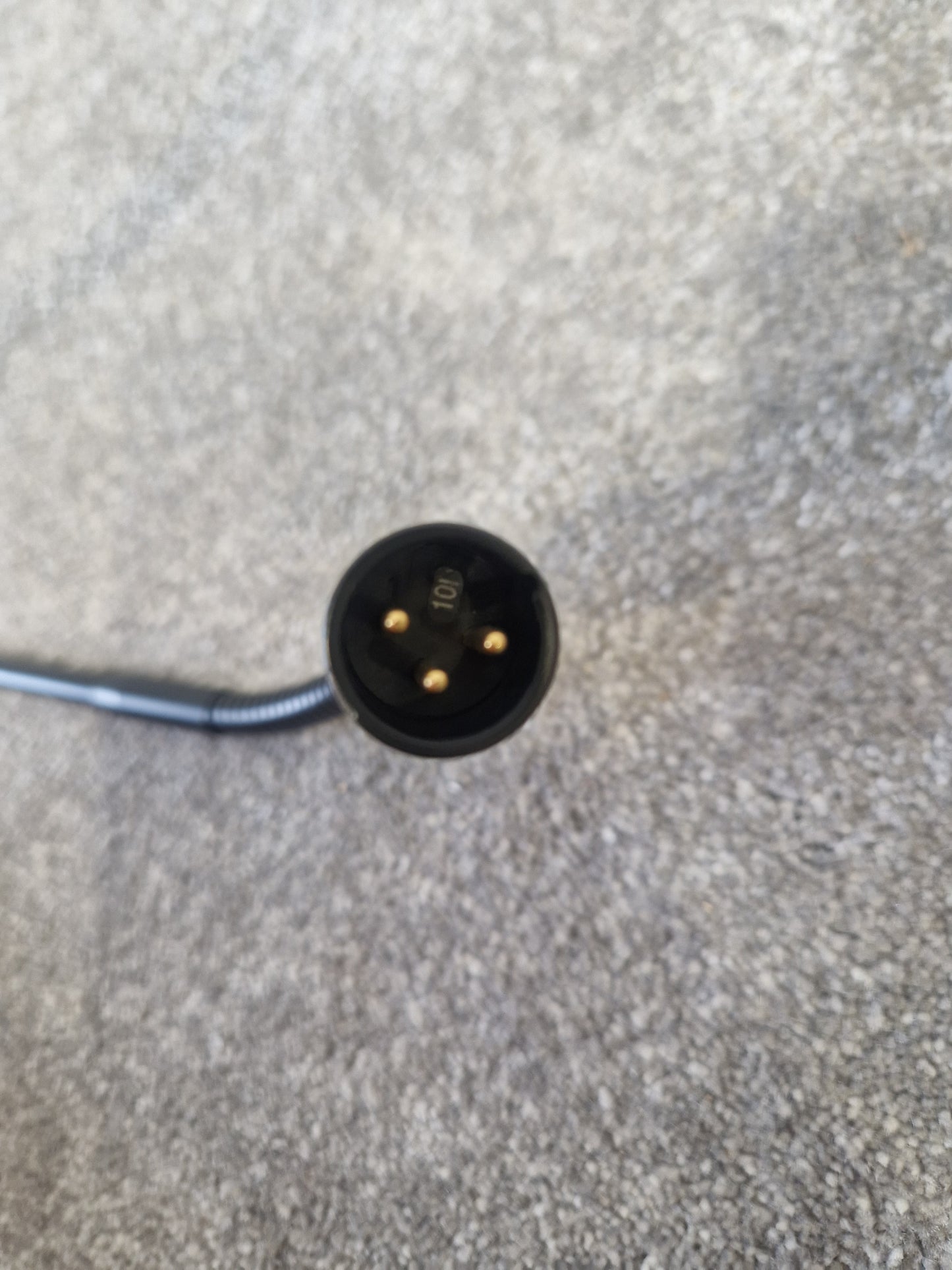 Toa R-EM800L55 Condenser Desktop Microphone – Broadcast Grade – Excellent