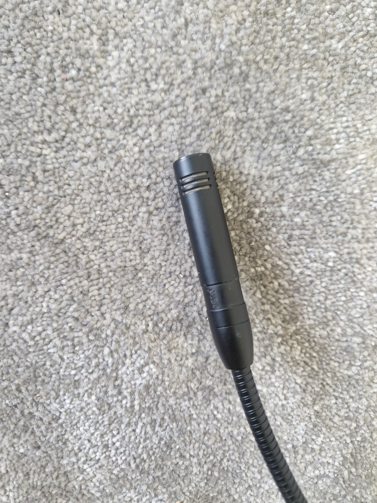 Toa R-EM800L55 Condenser Desktop Microphone – Broadcast Grade – Excellent