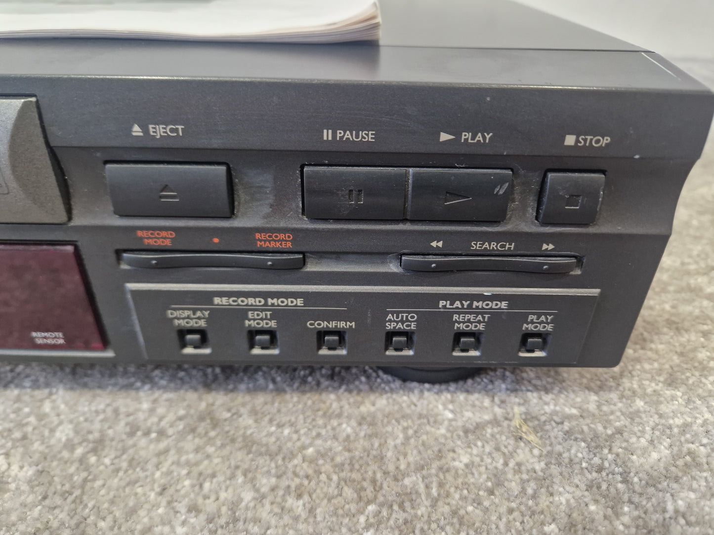 Grundig MD 50 MiniDisc Player/Recorder – Built-In Power Cable – Good w/ Manual