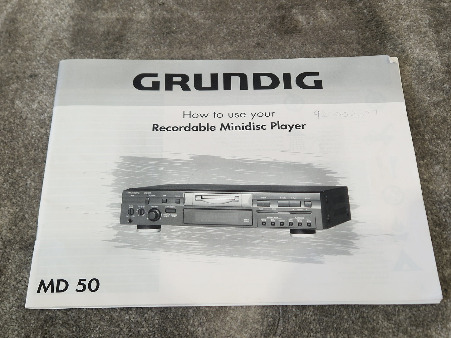 Grundig MD 50 MiniDisc Player/Recorder – Built-In Power Cable – Good w/ Manual