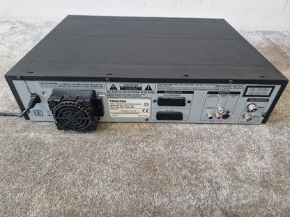 Toshiba RD-XV45 DVD/VHS/HDD Recorder – Remote & Manual – Very Good