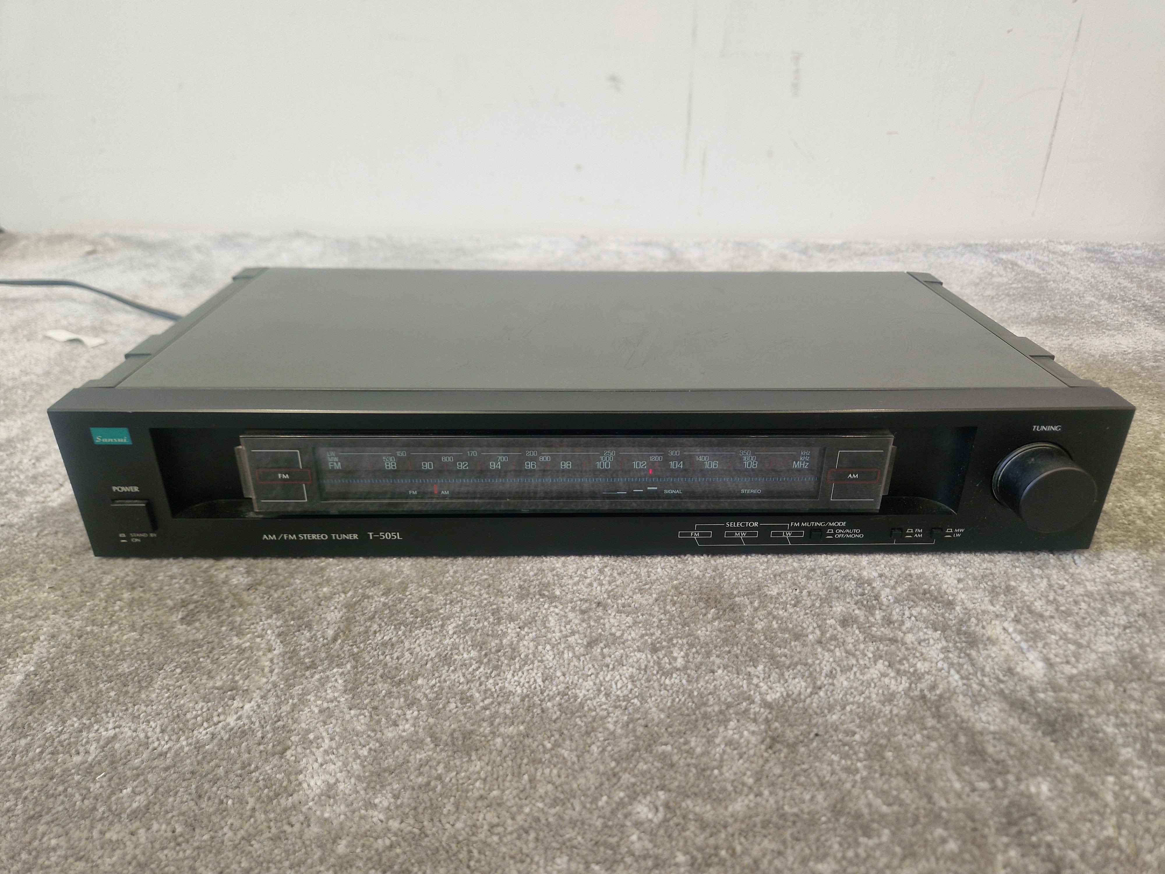 Sansui T-505L AM/FM Stereo Tuner – Analog Dial – UK Band Support