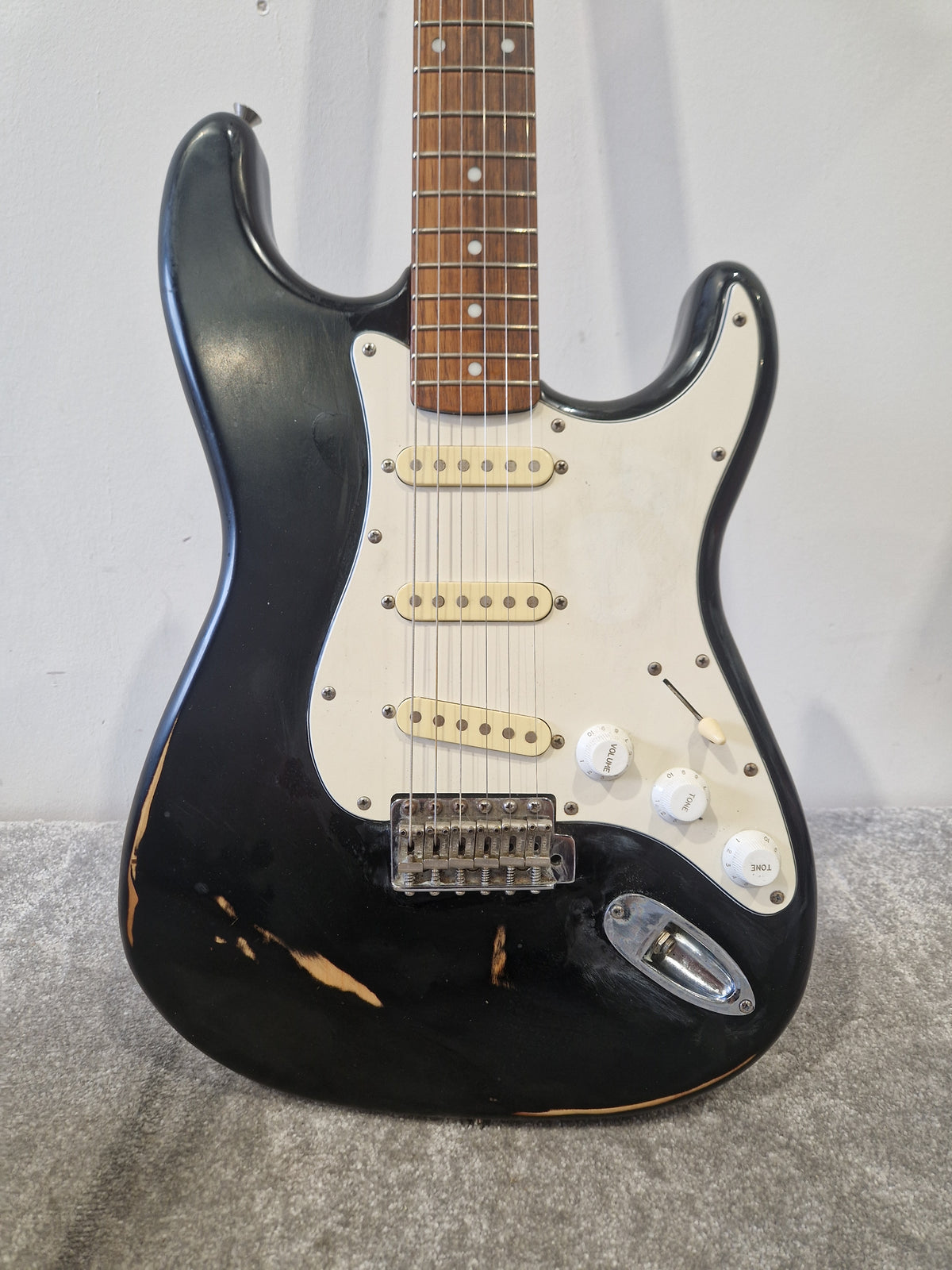 Fender Squier Korean Stratocaster 1987 Electric Guitar  – Naturally Distressed Finish - Good