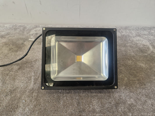 Red Arrow LEDFLE50B31 LED Floodlight – Black Housing – Good