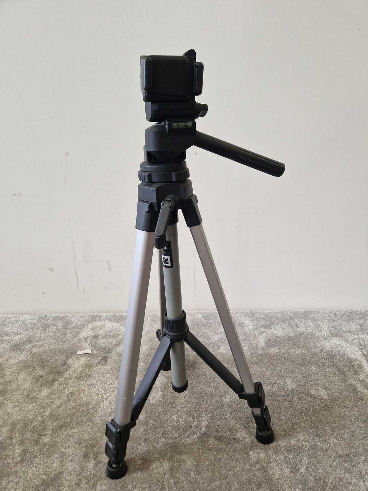 Miranda Titan Camera/Phone Tripod – Adjustable Height – Universal Mount – Excellent