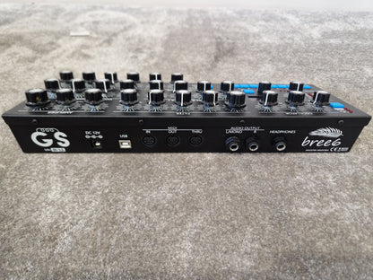 GS Music Bree6 Desktop Synthesizer – Analog Signal Path – 6-Voice Polyphony – Open Box New