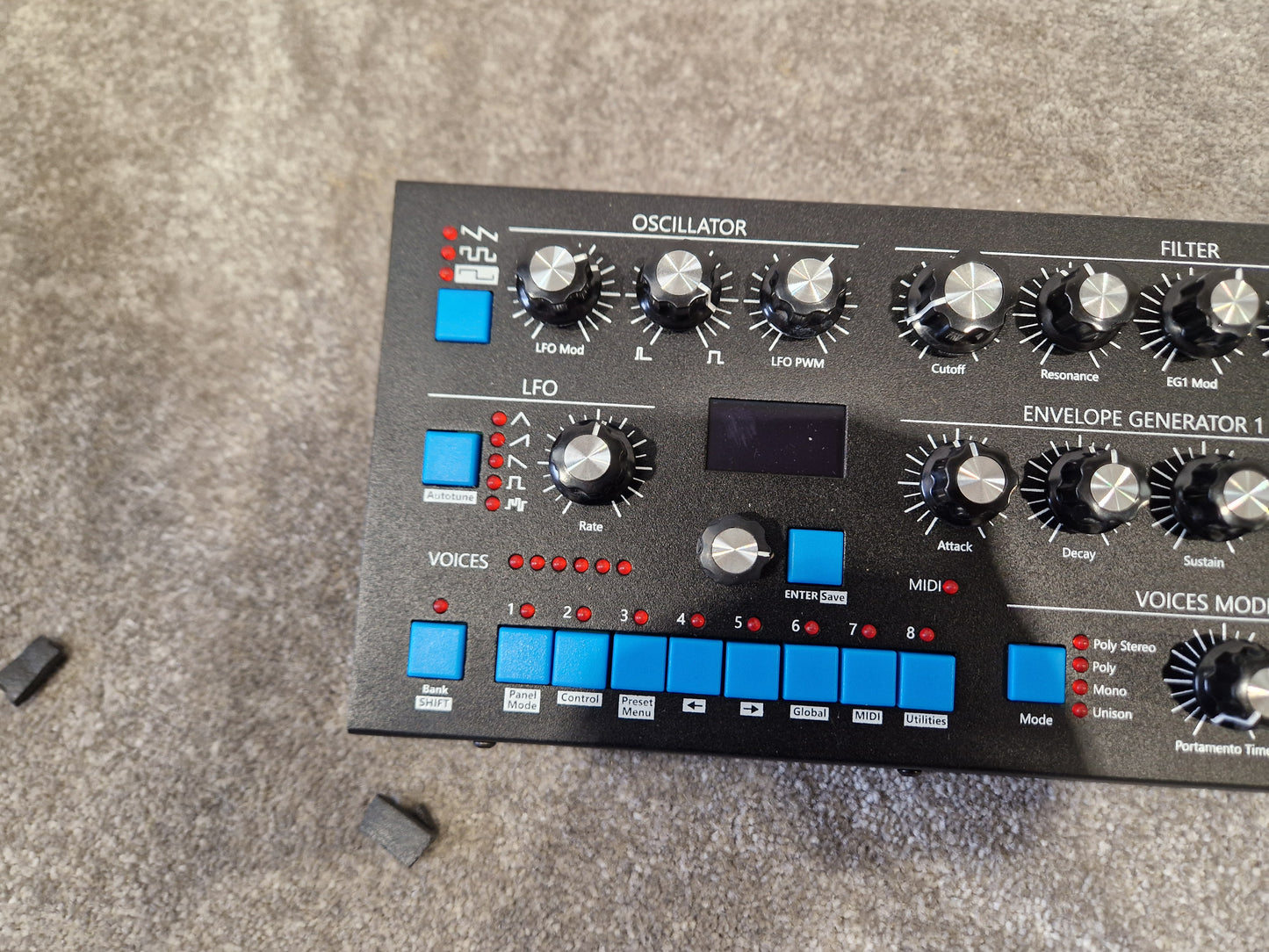 GS Music Bree6 Desktop Synthesizer – Analog Signal Path – 6-Voice Polyphony – Open Box New
