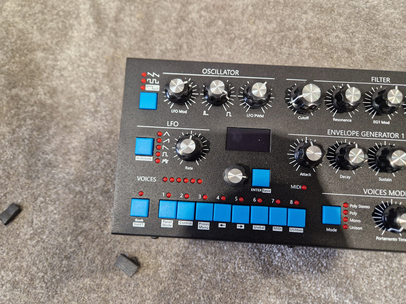 GS Music Bree6 Desktop Synthesizer – Analog Signal Path – 6-Voice Polyphony – Open Box New - Image 4