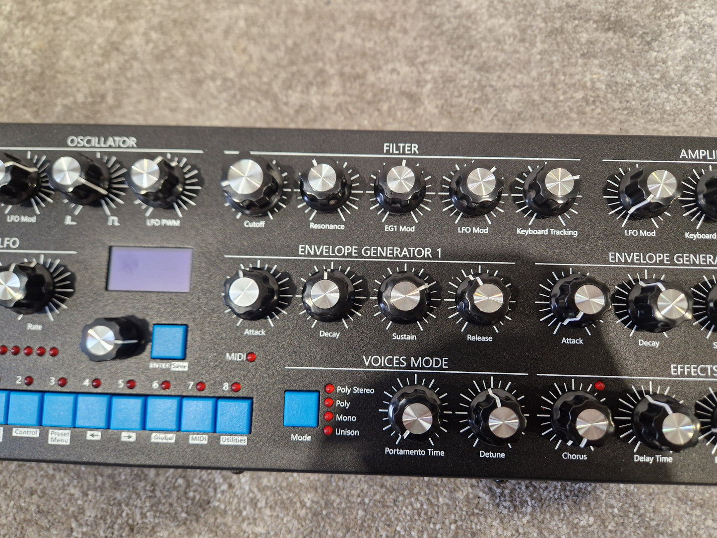 GS Music Bree6 Desktop Synthesizer – Analog Signal Path – 6-Voice Polyphony – Open Box New