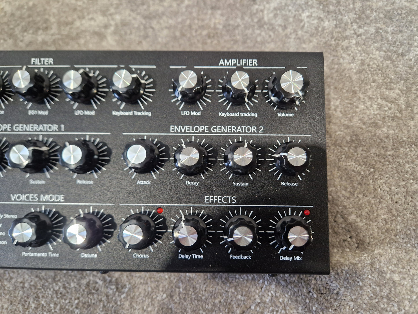 GS Music Bree6 Desktop Synthesizer – Analog Signal Path – 6-Voice Polyphony – Open Box New