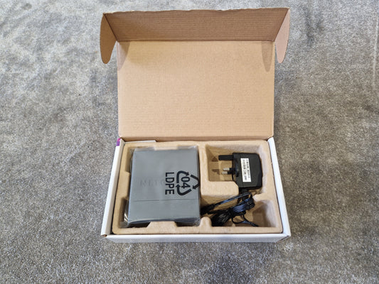 Netgear GS305 Essentials Edition – 5-Port Gigabit Ethernet Switch - Excellent w/ Original Box