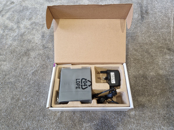 Netgear GS305 Essentials Edition – 5-Port Gigabit Ethernet Switch - Excellent w/ Original Box
